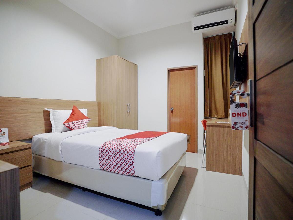 Oyo 415 The Kartini 8 Residence Jacarta Exterior foto
